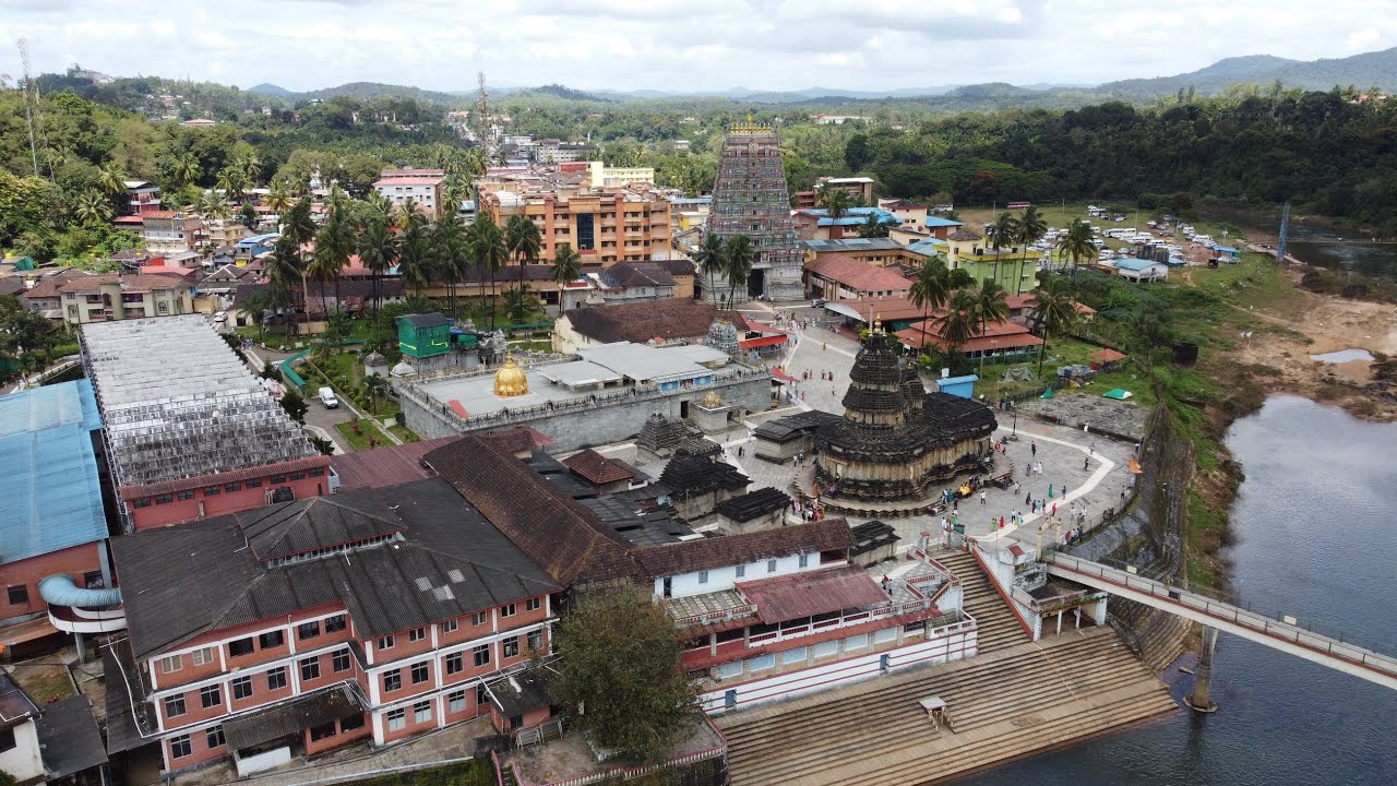 Stay at Sringeri Homestay Hotel